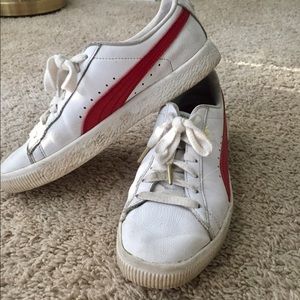 Puma Clyde Sneakers
